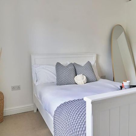 Stunning Luxury 2 Bed Apartment With En-Suite In Wokingham City Centre Luaran gambar