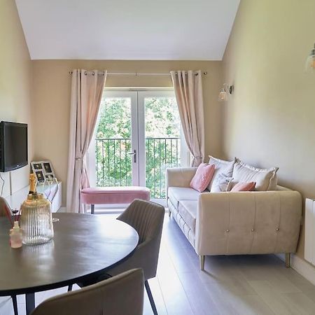 Stunning Luxury 2 Bed Apartment With En-Suite In Wokingham City Centre Luaran gambar
