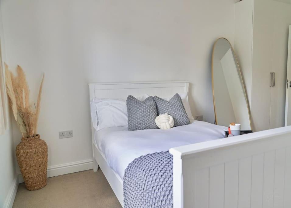 Stunning Luxury 2 Bed Apartment With En-Suite In Wokingham City Centre Luaran gambar