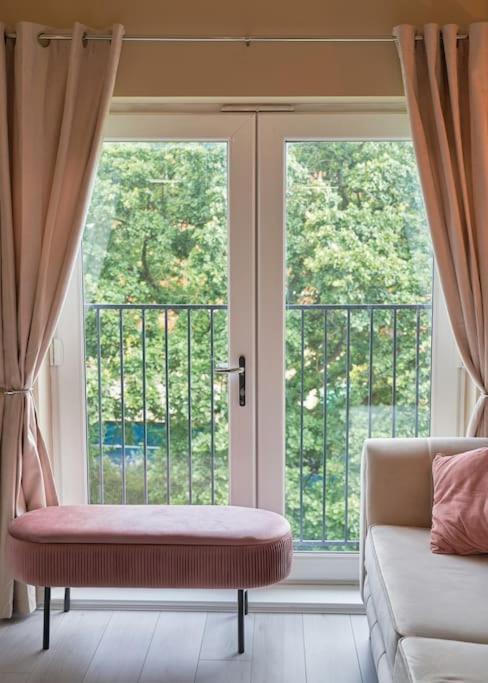 Stunning Luxury 2 Bed Apartment With En-Suite In Wokingham City Centre Luaran gambar