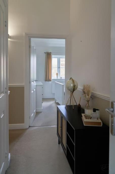 Stunning Luxury 2 Bed Apartment With En-Suite In Wokingham City Centre Luaran gambar