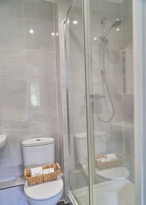 Stunning Luxury 2 Bed Apartment With En-Suite In Wokingham City Centre Luaran gambar